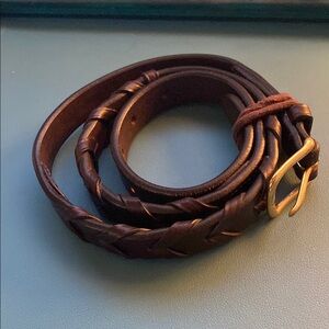 Size 32 laced rein leather belt like new